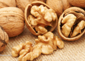 Walnuts, social activity and cognitive exercise help stave off dementia