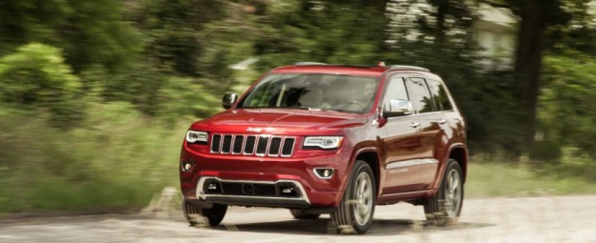 NHTSA Investigating Jeep Grand Cherokee for Rolling When Parked