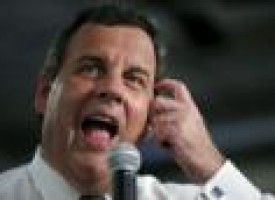 Republican Christie proposes tracking immigrants like FedEx packages