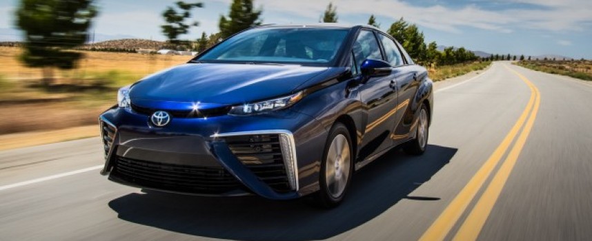 Cell Mate: 2016 Toyota Mirai Fuel-Cell Sedan Tested