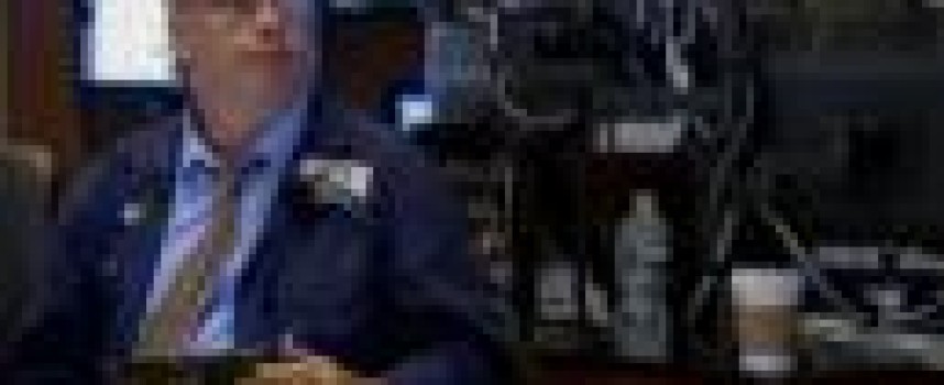 Wall St. climbs, S&P 500 posts best week since July