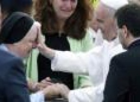 Pope Francis praises women’s ‘immense contribution’ to church during Philadelphia visit