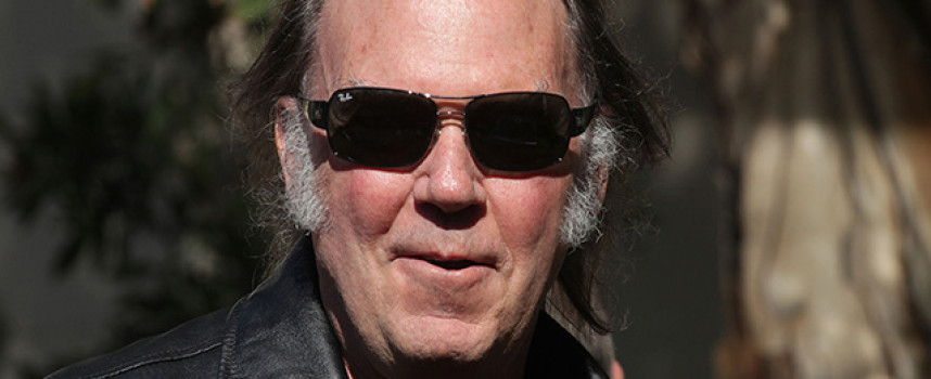 Watch Neil Young's new 'Seeding Fear' documentary exposing Monsanto's attacks on family farmers who refuse to submit to totalitarian GMO agriculture