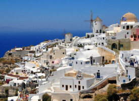 5 Reasons to Go to Greece Right Now
