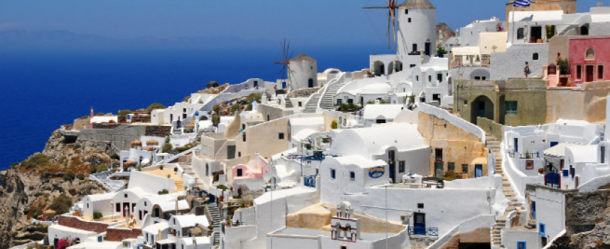 5 Reasons to Go to Greece Right Now