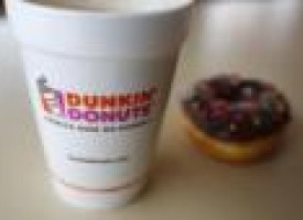 Dunkin' Donuts estimates slower U.S. comparable sales growth