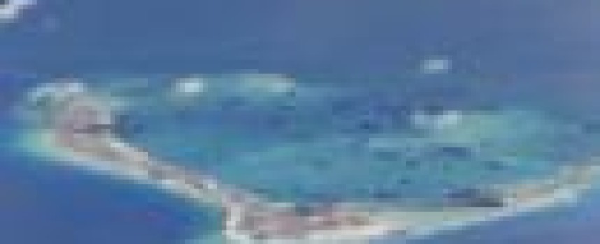 U.S. mulls sailing near disputed South China Sea islands: Pentagon official