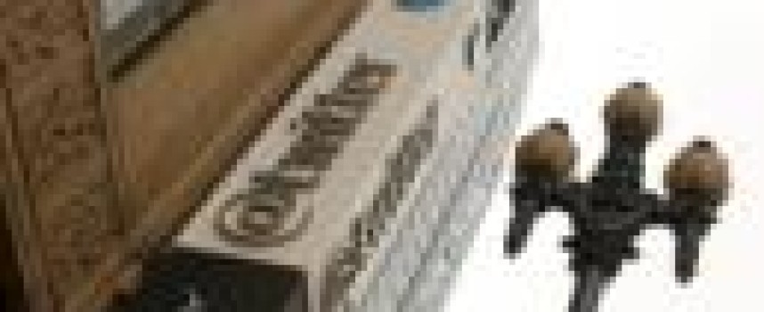 Twitter plans layoffs next week: Re/code