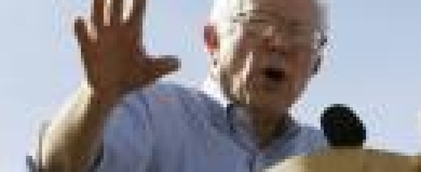 Where Clinton and Sanders stand on top economic issues