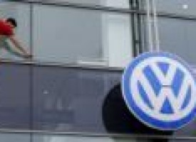 VW names Daimler compliance manager to help tackle scandal