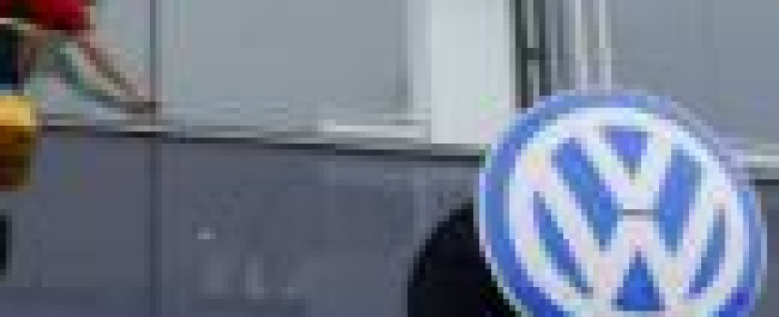 VW names Daimler compliance manager to help tackle scandal