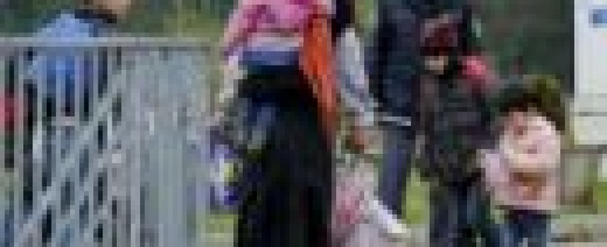 Croatia diverts migrants to Slovenia after Hungary border closure