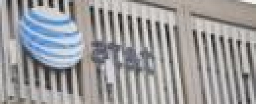 AT&T says third-quarter consensus revenue estimates 'inflated'