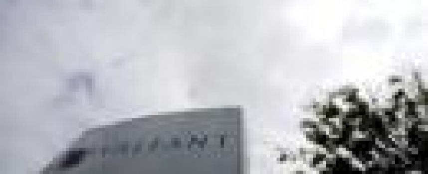 Quebec regulator says claims against Valeant worrying; shares extend fall