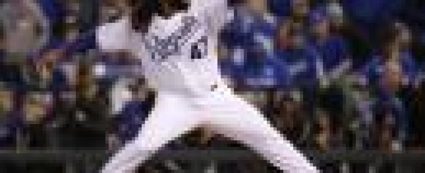 Cueto's 2-hitter gives Royals 2-0 Series lead