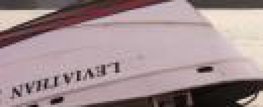 Wave hit Canada boat on 1 side while passengers on left side