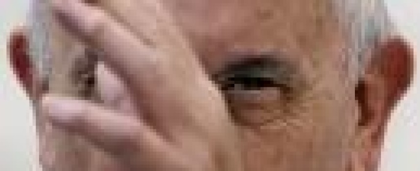 Pope begs forgiveness for 'scandals' hitting Rome, Vatican