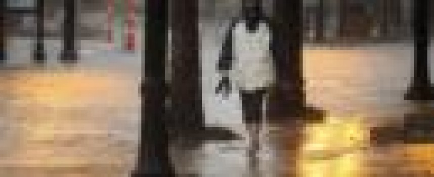 South Carolina flood: Door-to-door searches, swamped roads