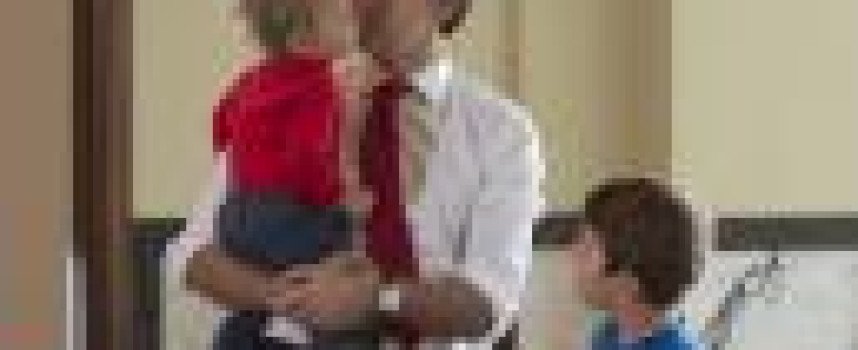 Son of late PM Pierre Trudeau becomes Canada's new PM