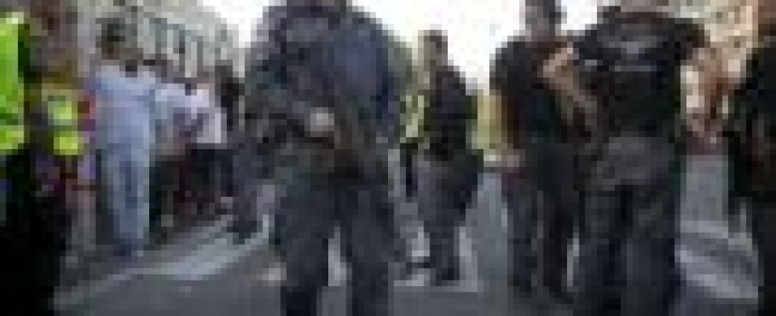 Palestinians attack Israeli soldiers, civilians, with knives, one killed: Israel